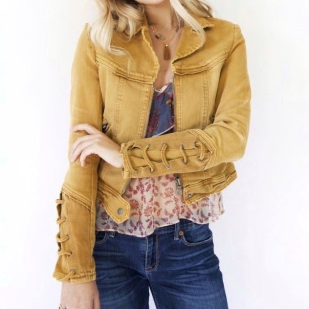 🎉 FINAL $ Free People Feel Good Brenda
Distressed Honey Cropped Denim Jacket